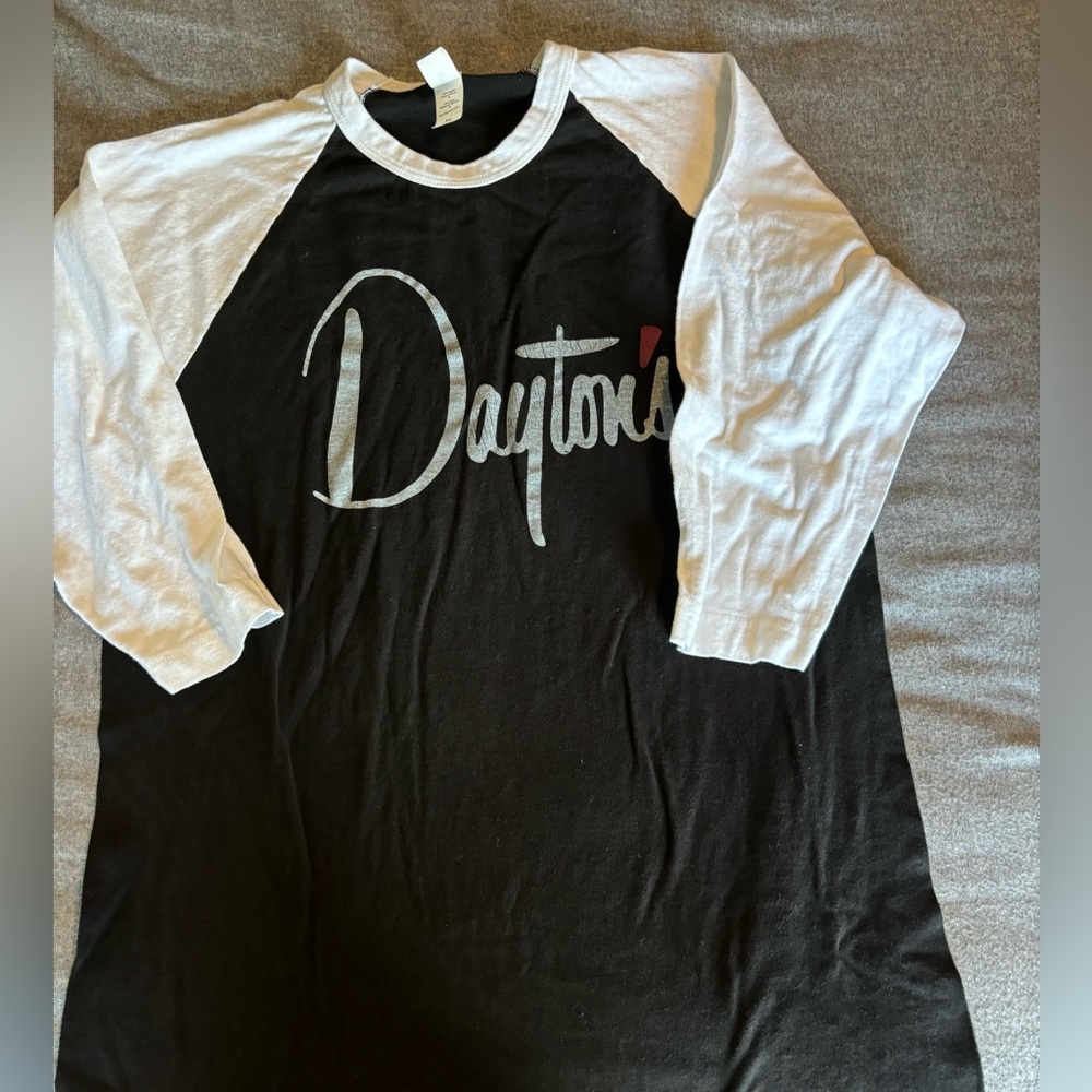 Dayton’s Department Store unisex 3/4 sleeve raglan baseball tee Size‎ M